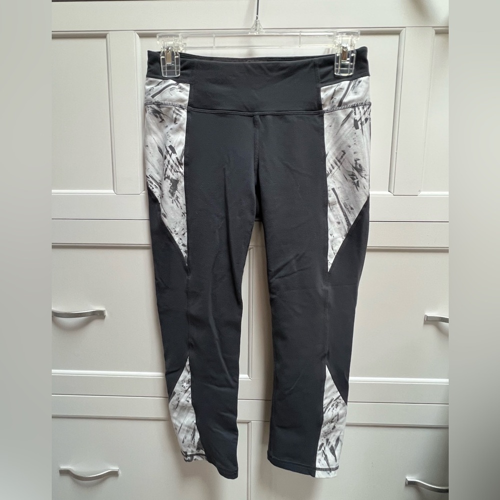 125. Athleta leggings
Size: small